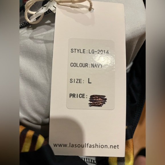 Bee Leggings. Stretchy and soft. - Picture 3 of 4